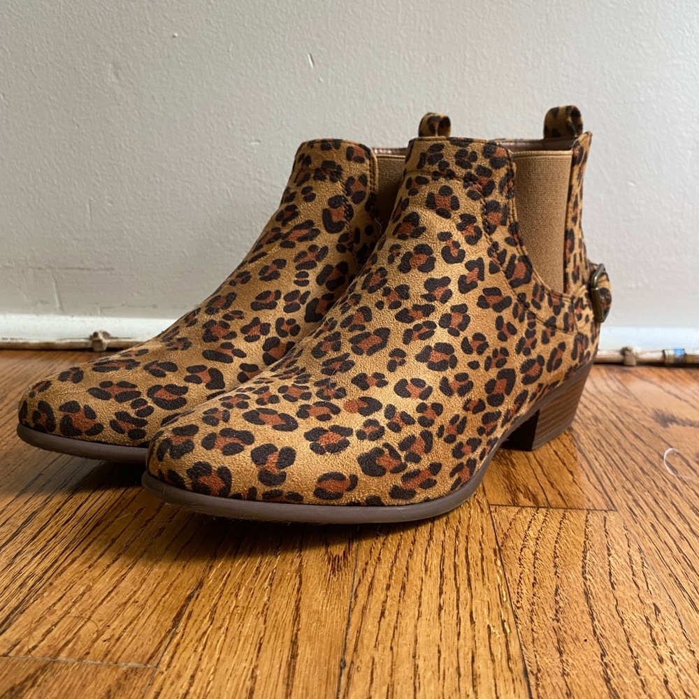 Cheetah ankle bootie size 9. Slightly worn